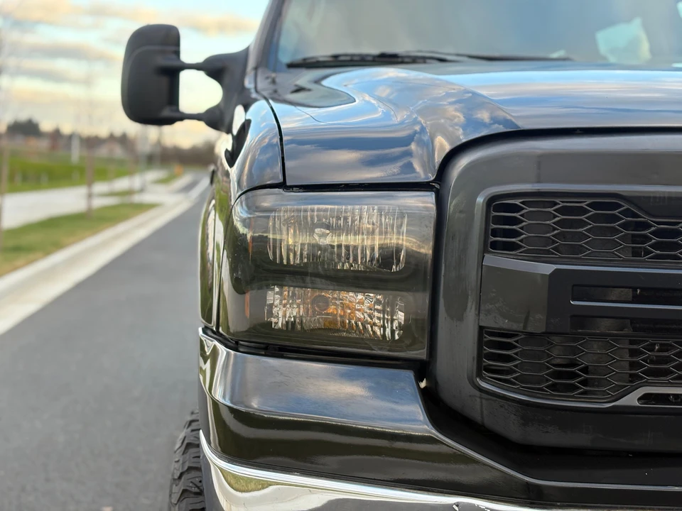 2005 Ford Excursion - Image 18 of 31