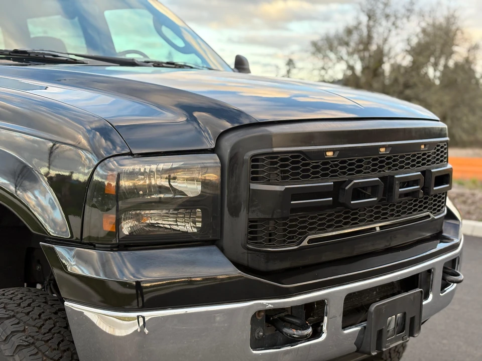 2005 Ford Excursion - Image 28 of 31