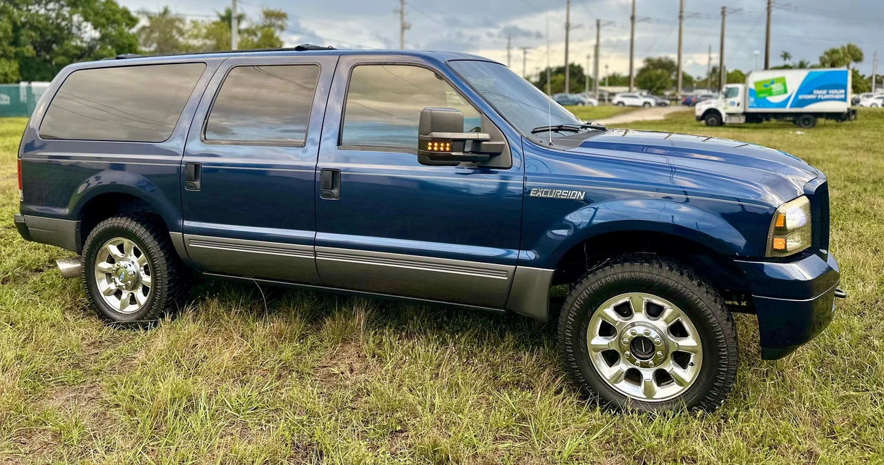 2005 Ford Excursion - Image 19 of 31
