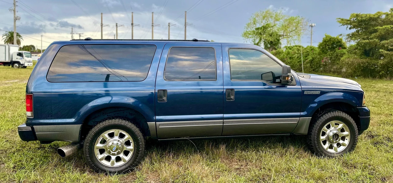 2005 Ford Excursion - Image 17 of 31