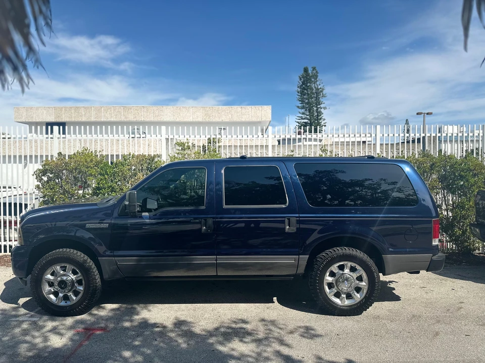 2005 Ford Excursion - Image 9 of 31
