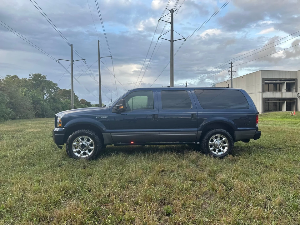 2005 Ford Excursion - Image 8 of 31