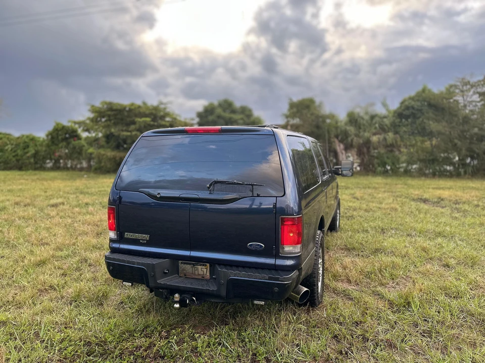 2005 Ford Excursion - Image 15 of 31