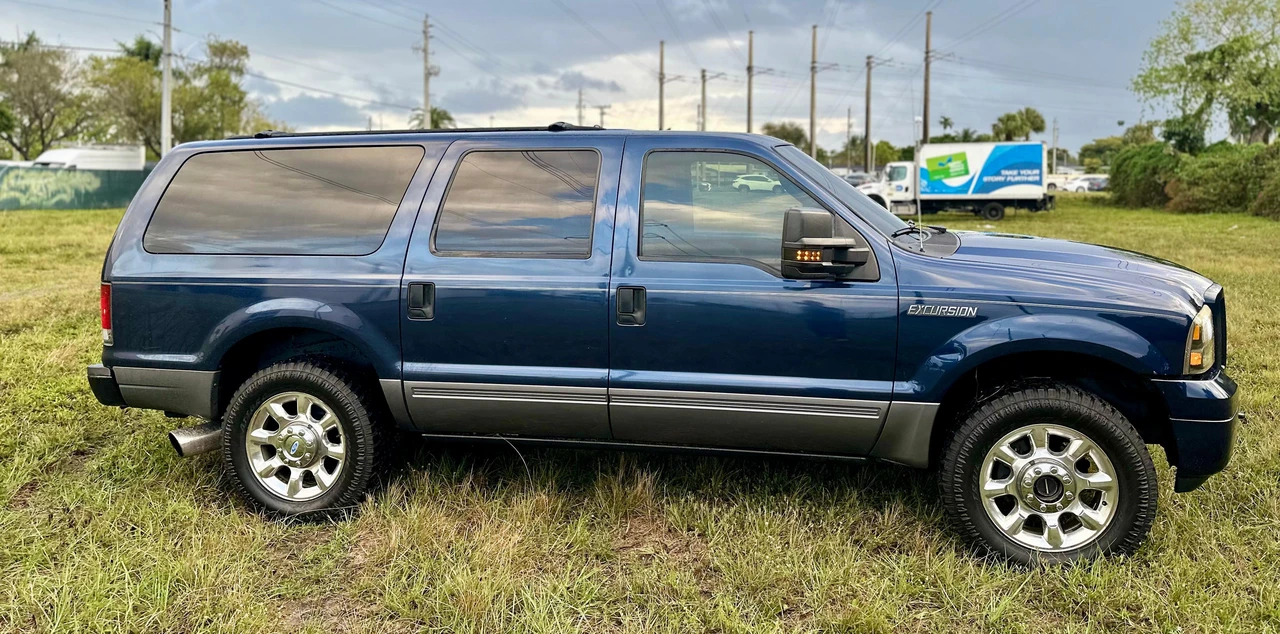 2005 Ford Excursion - Image 18 of 31