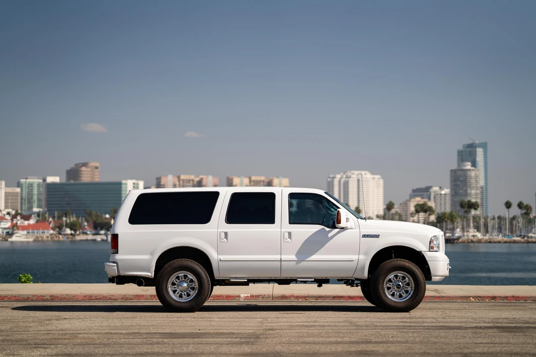 2005 Ford Excursion - Image 9 of 31