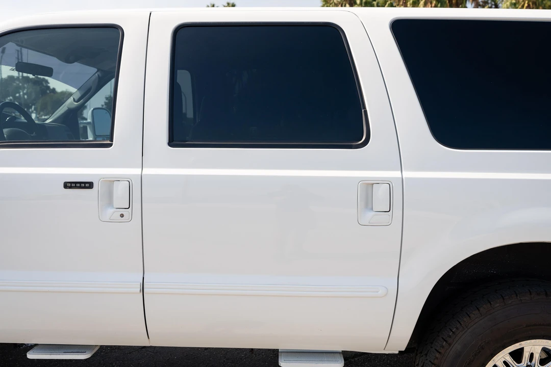 2005 Ford Excursion - Image 28 of 31