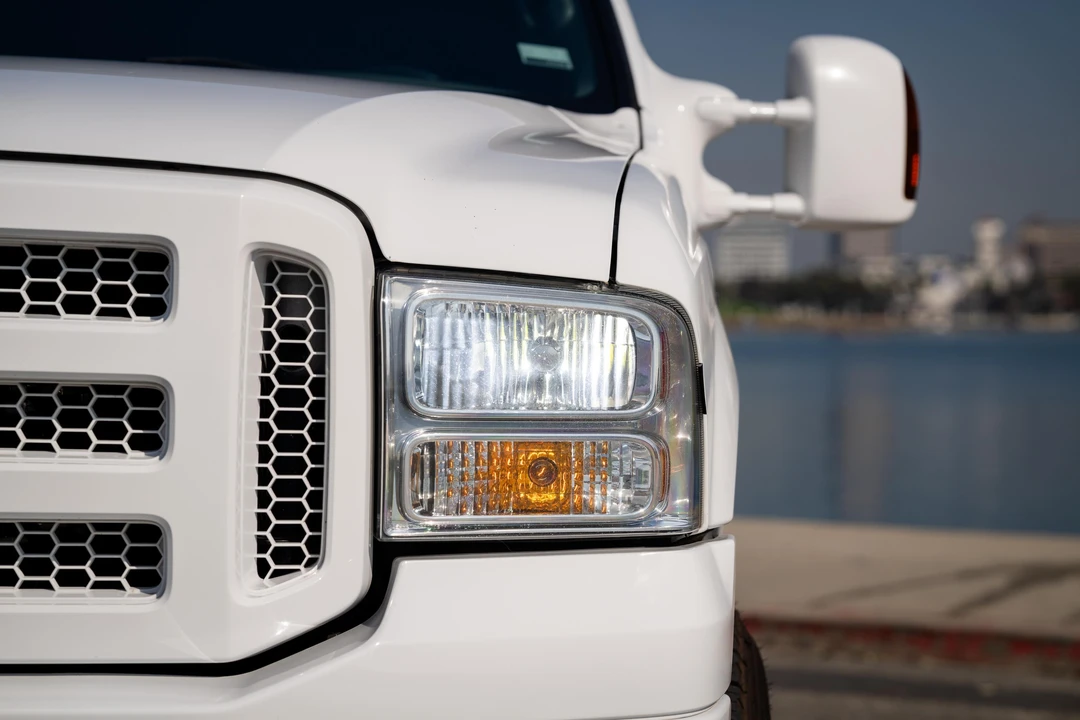 2005 Ford Excursion - Image 22 of 31