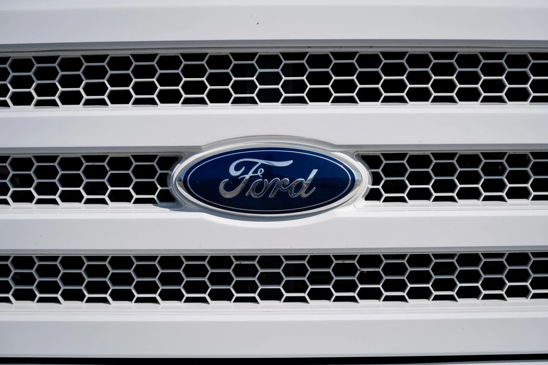 2005 Ford Excursion - Image 20 of 31