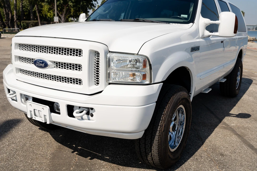 2005 Ford Excursion - Image 11 of 31