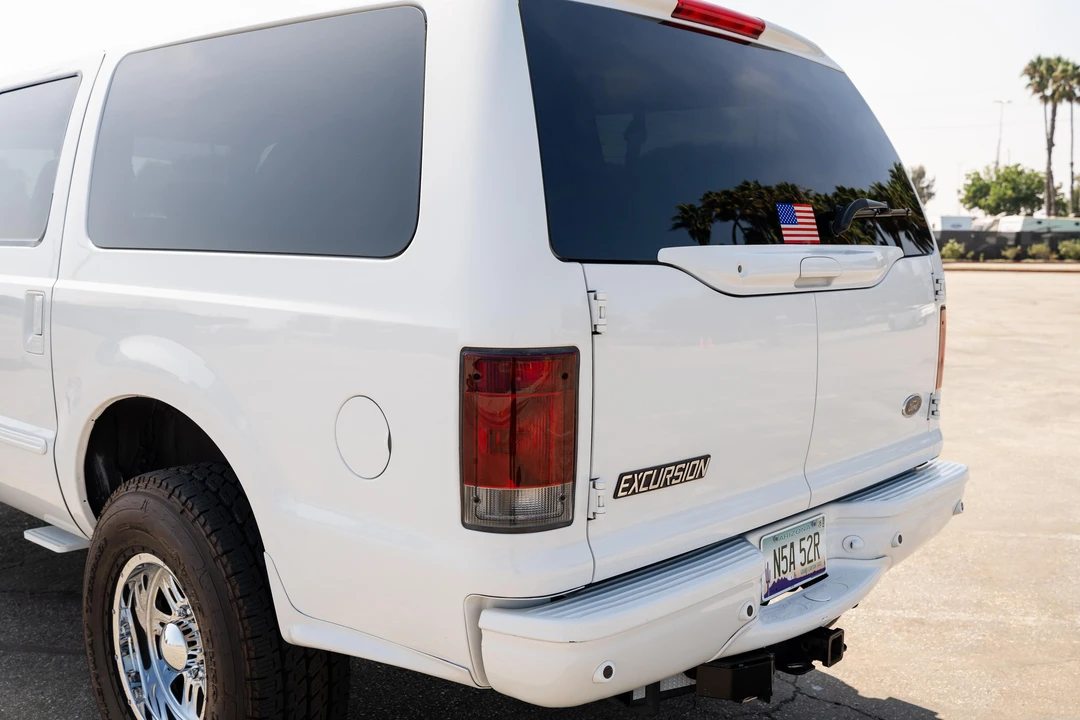 2005 Ford Excursion - Image 12 of 31