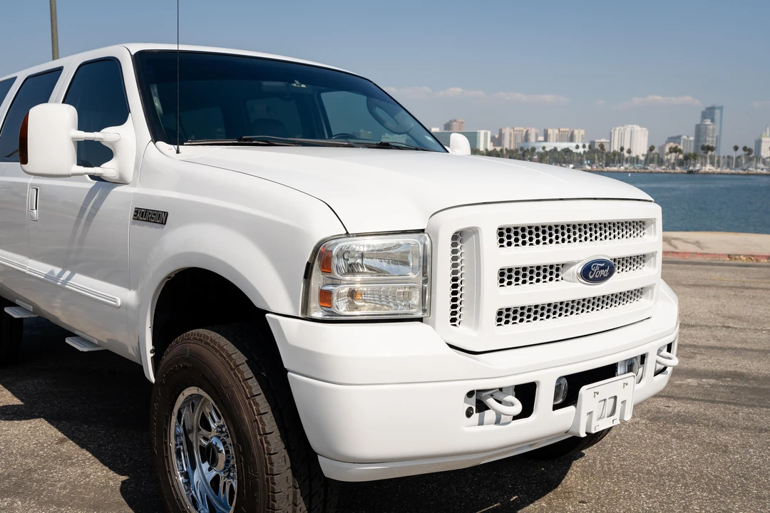 2005 Ford Excursion - Image 16 of 31