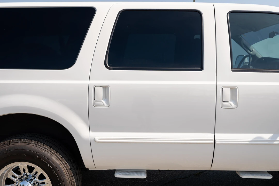 2005 Ford Excursion - Image 14 of 31