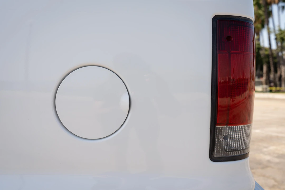 2005 Ford Excursion - Image 29 of 31