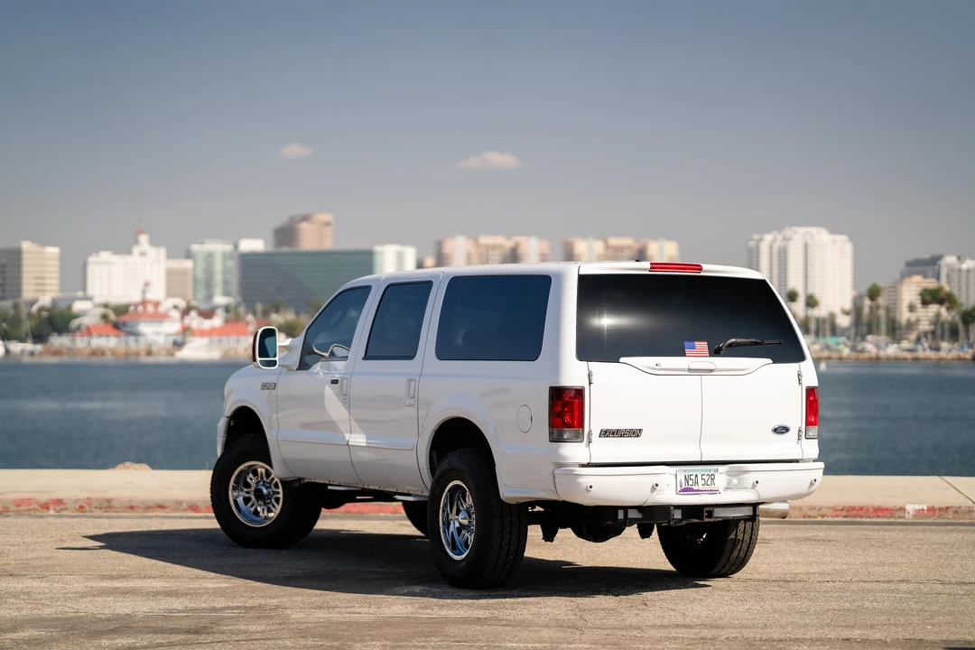 2005 Ford Excursion - Image 8 of 31