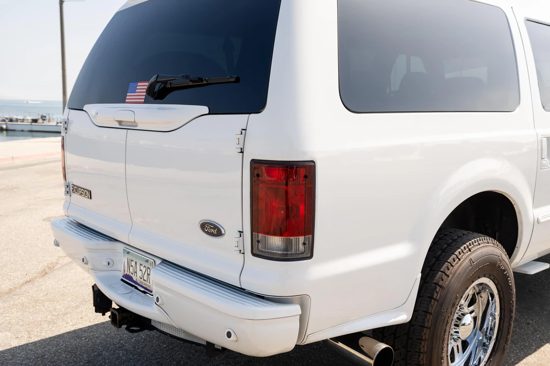 2005 Ford Excursion - Image 13 of 31