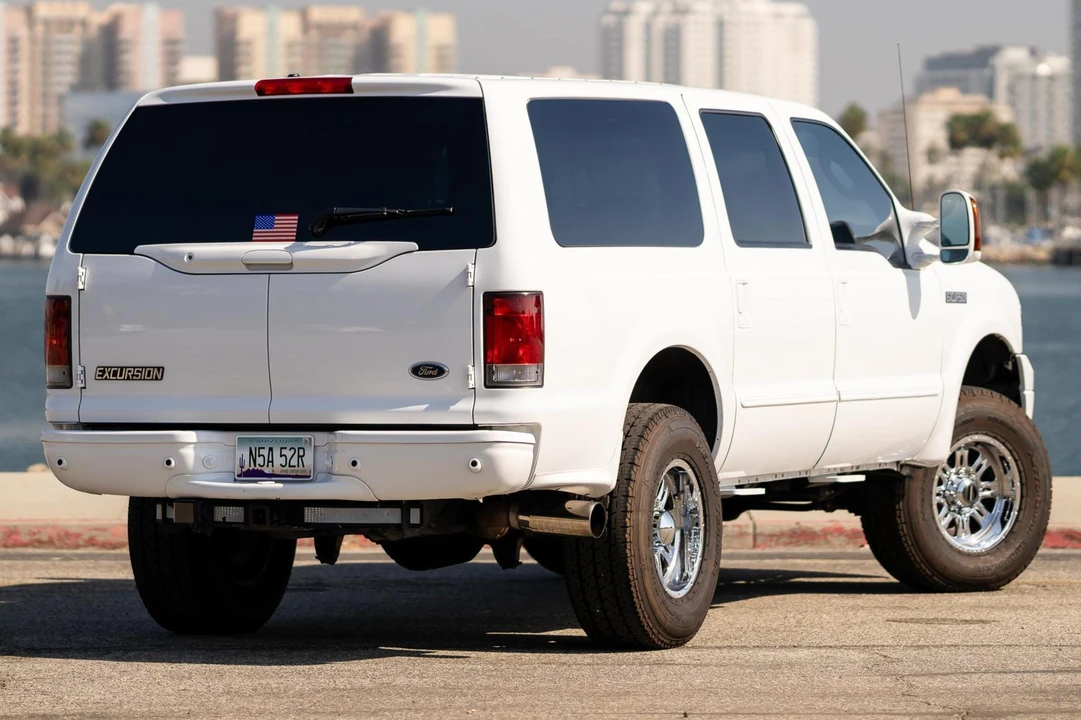 2005 Ford Excursion - Image 4 of 31