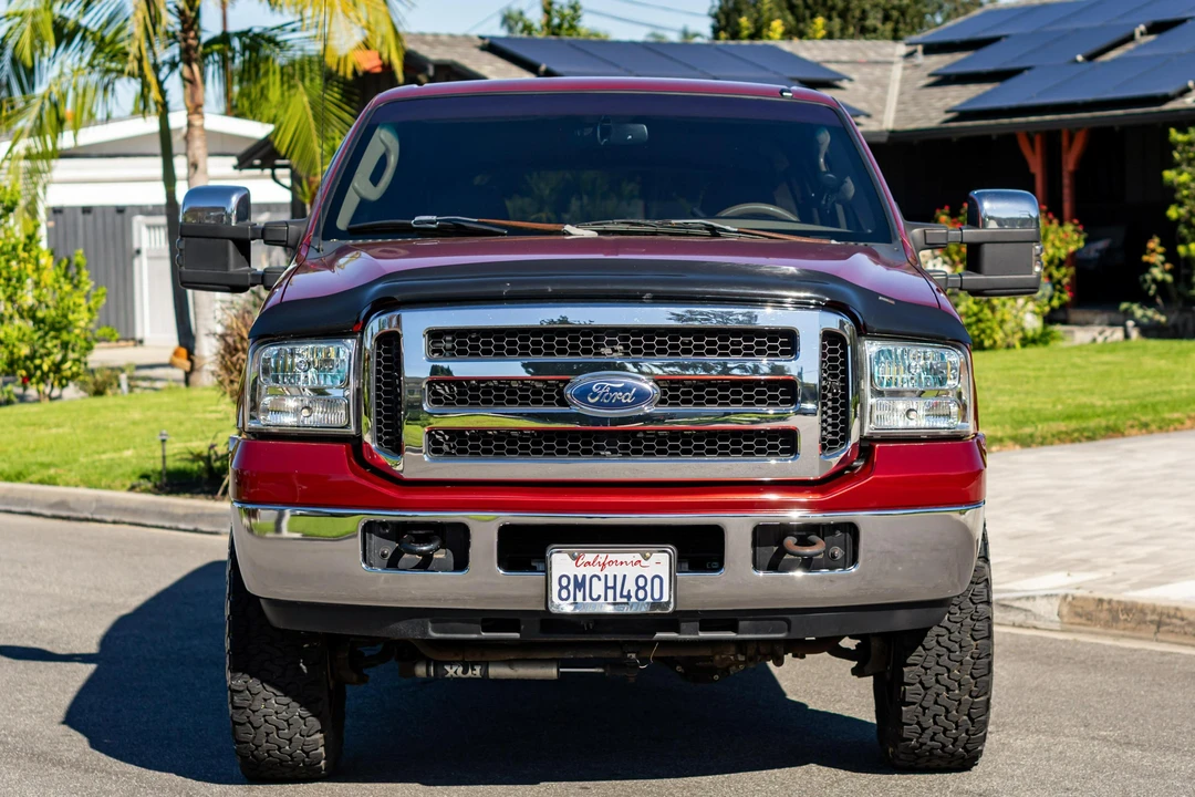 2005 Ford Excursion - Image 2 of 31