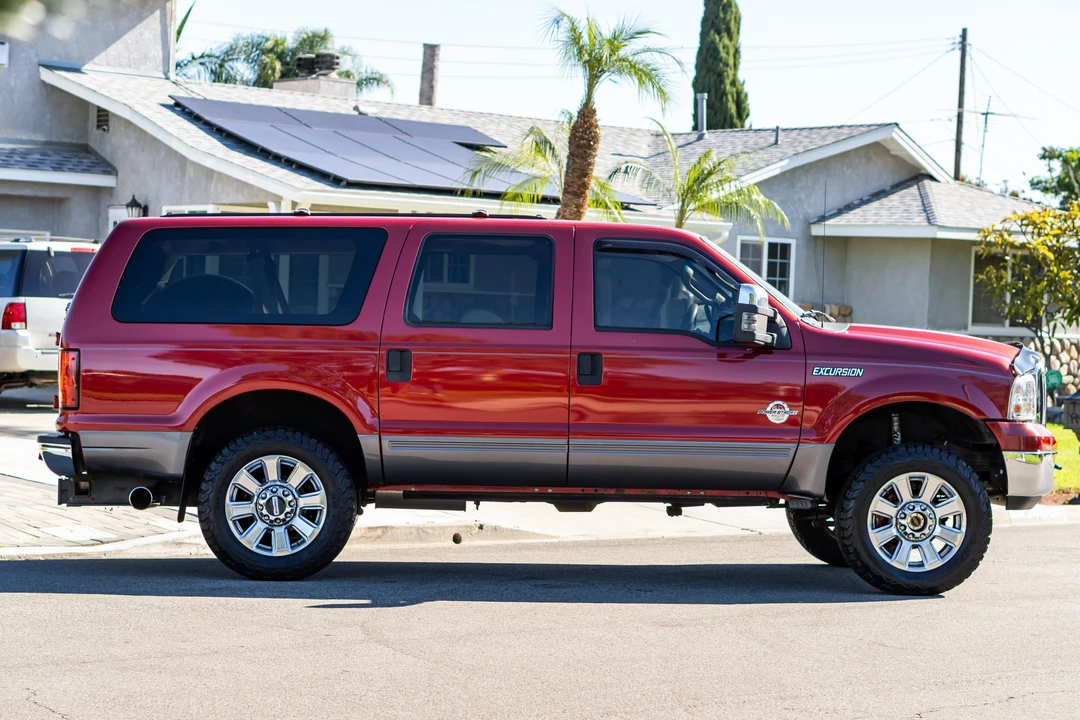 2005 Ford Excursion - Image 3 of 31