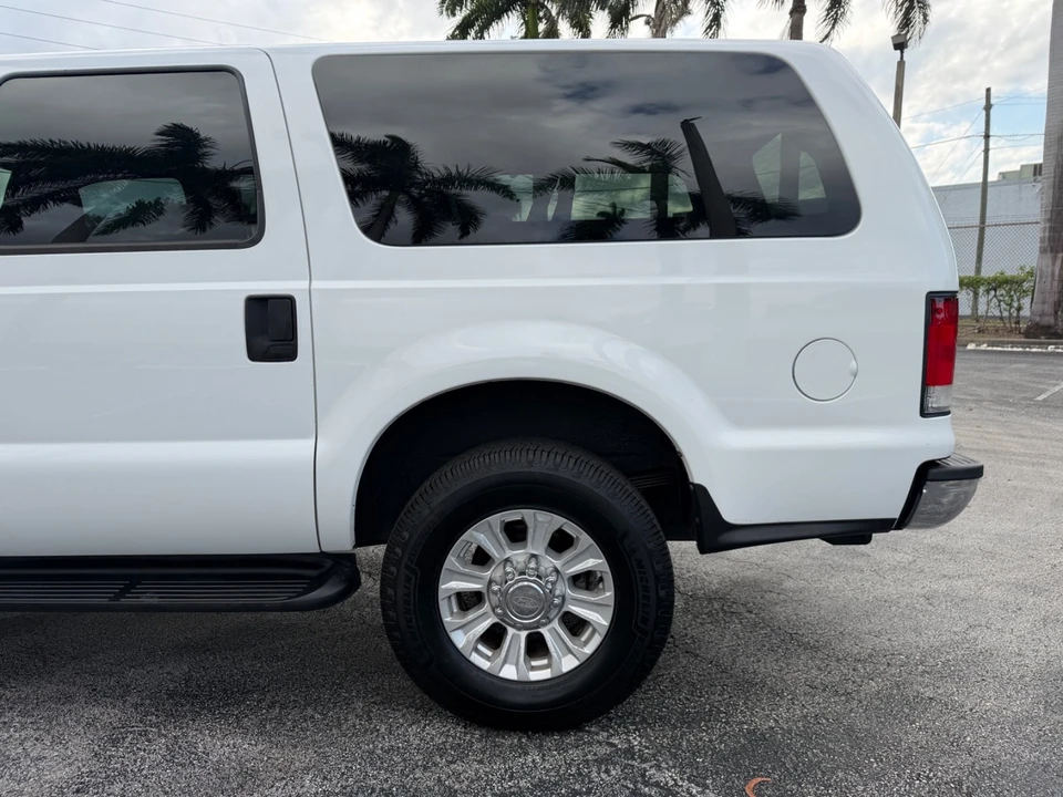2005 Ford Excursion - Image 8 of 21