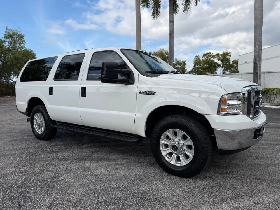 2005 Ford Excursion - Image 2 of 21