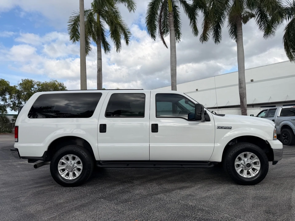 2005 Ford Excursion - Image 13 of 21