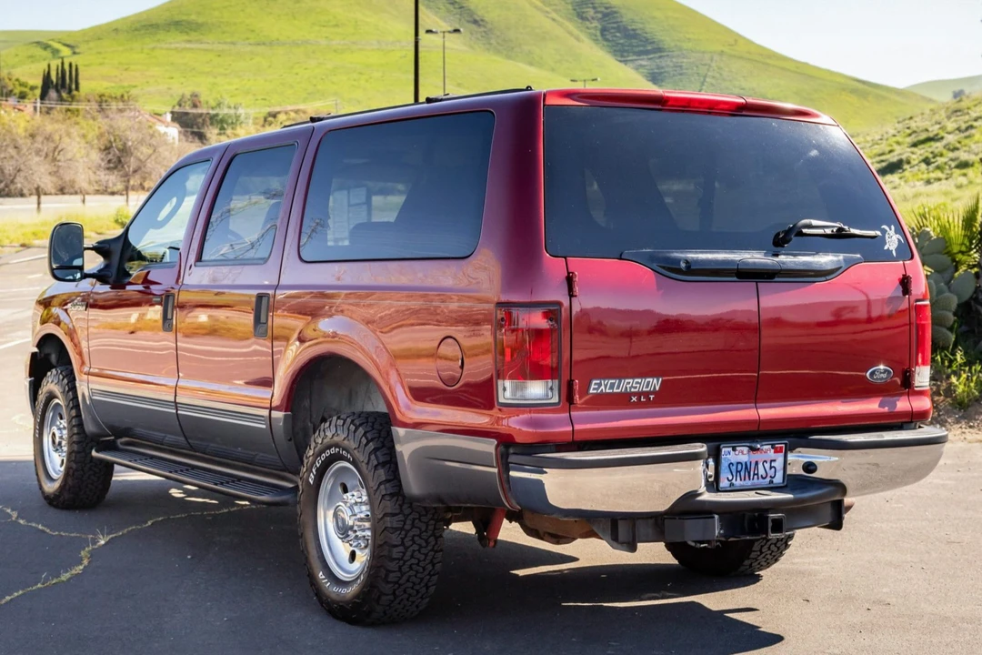 2005 Ford Excursion - Image 2 of 7