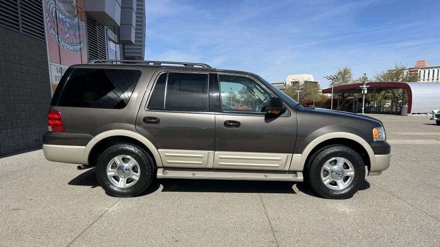 2005 Ford Expedition 2nd Gen - Image 2 of 13