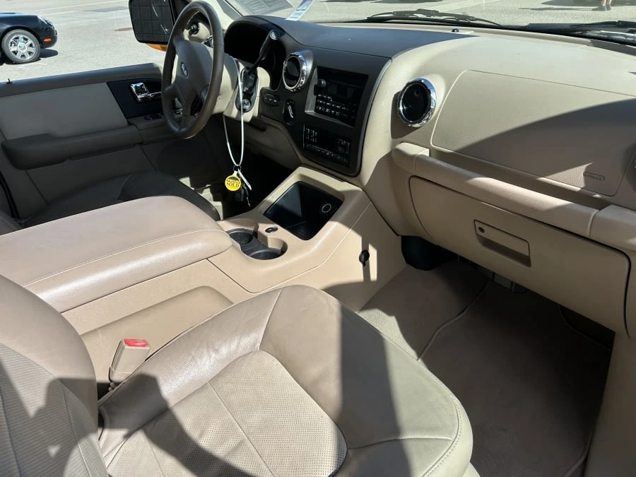 2005 Ford Expedition 2nd Gen - Image 9 of 13