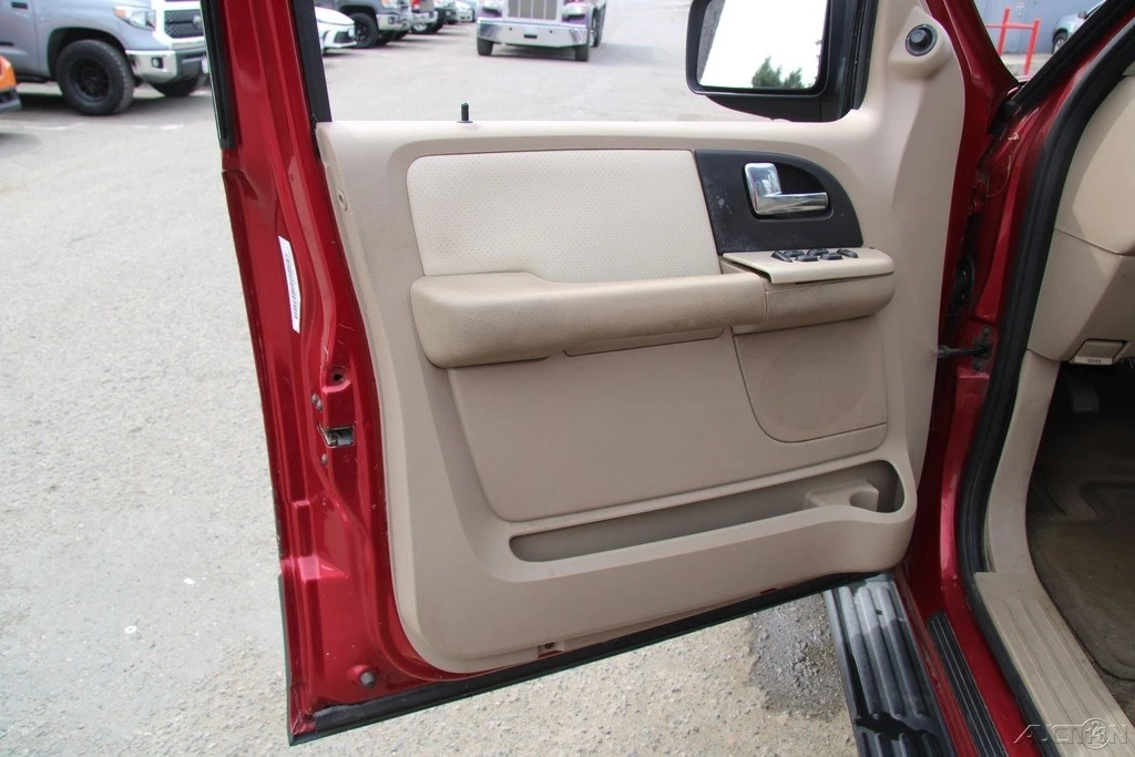 2005 Ford Expedition 2nd Gen - Image 13 of 21