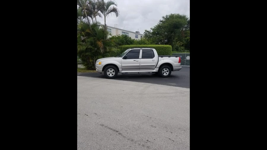 2005 Ford Explorer Sport Trac - Image 2 of 4