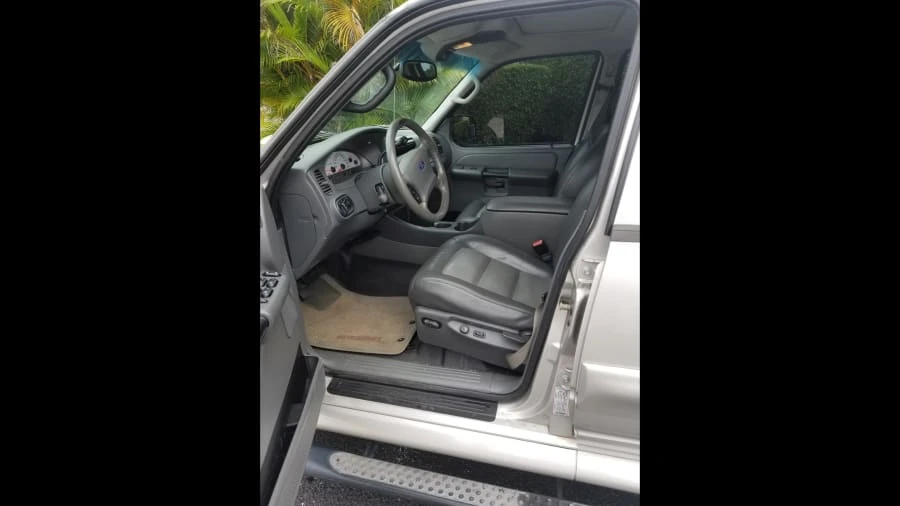 2005 Ford Explorer Sport Trac - Image 4 of 4