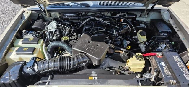 2005 Ford Explorer Sport Trac - Image 9 of 21