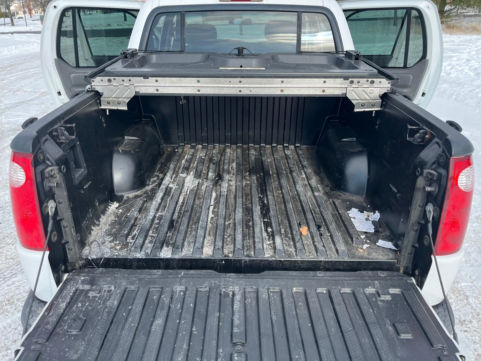 2005 Ford Explorer Sport Trac - Image 19 of 31