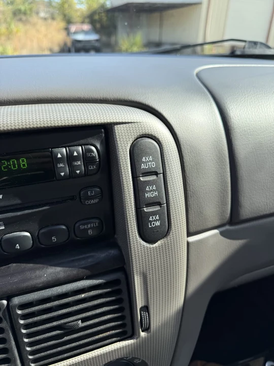 2005 Ford Explorer 3rd Gen - Image 13 of 13