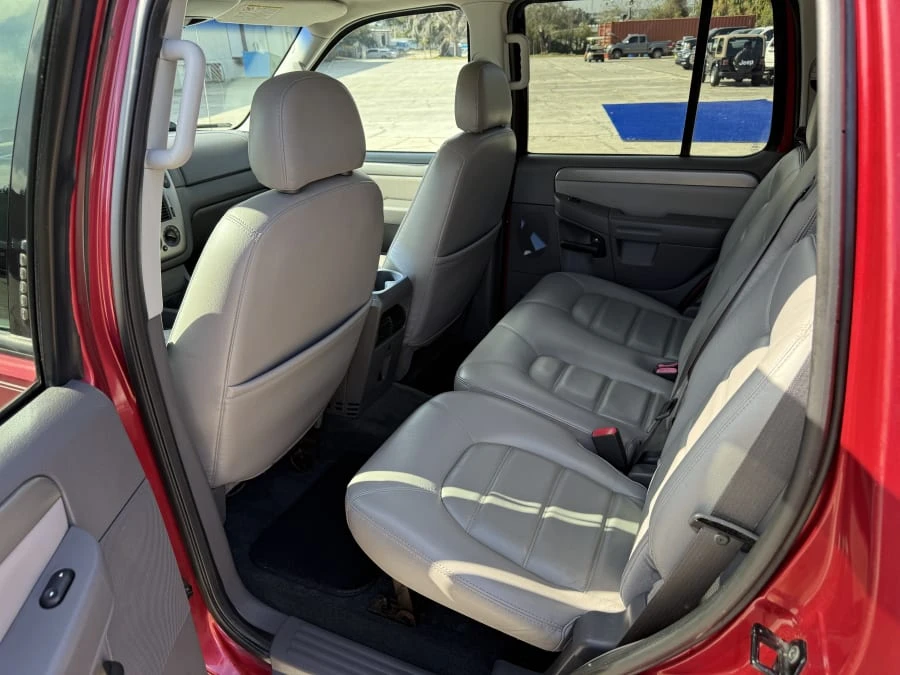 2005 Ford Explorer 3rd Gen - Image 11 of 13