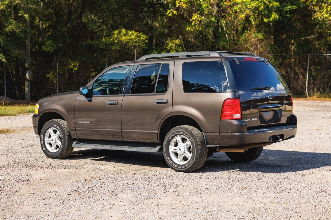 2005 Ford Explorer 3rd Gen - Image 5 of 31