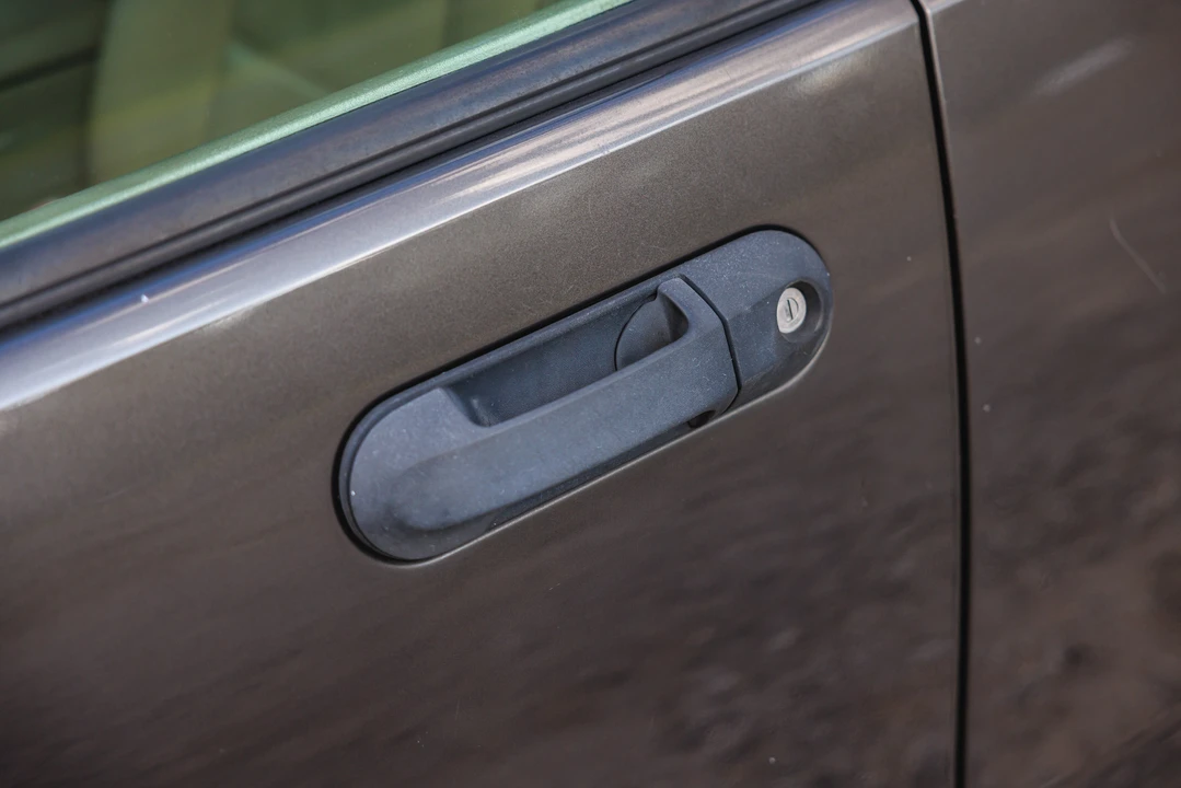 2005 Ford Explorer 3rd Gen - Image 28 of 31