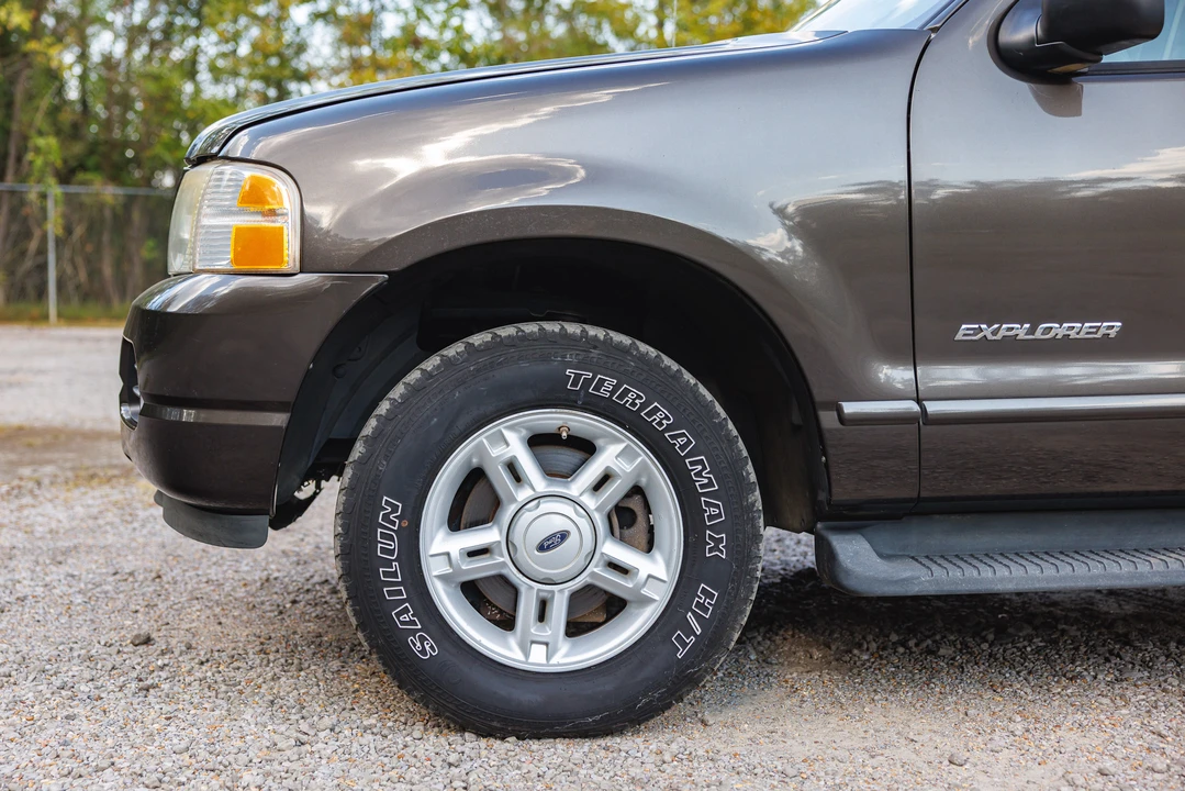 2005 Ford Explorer 3rd Gen - Image 23 of 31