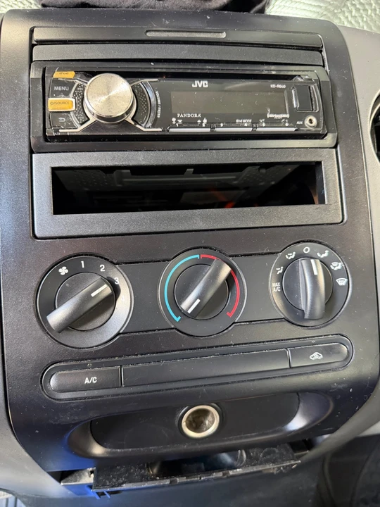 2005 Ford F-150 11th Gen - Image 16 of 20