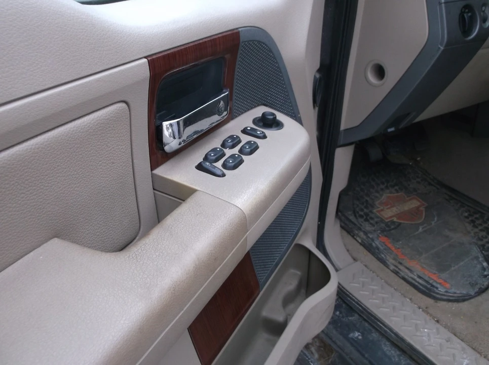 2005 Ford F-150 11th Gen - Image 8 of 20