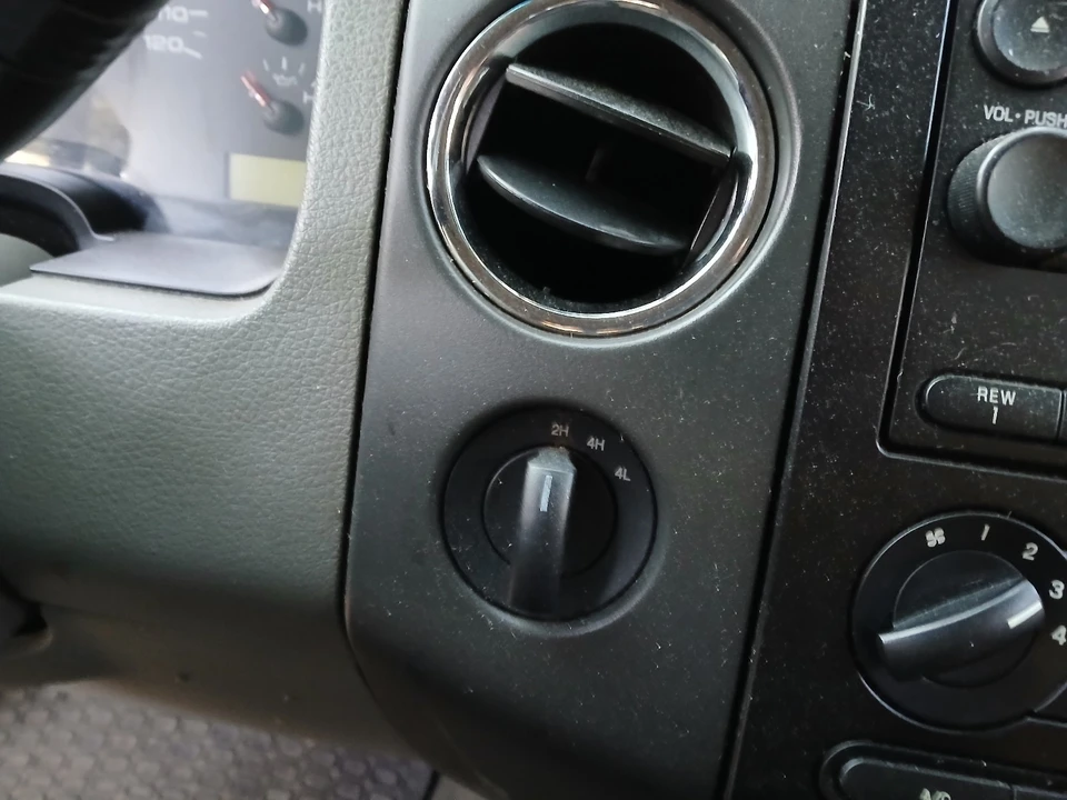 2005 Ford F-150 11th Gen - Image 12 of 18