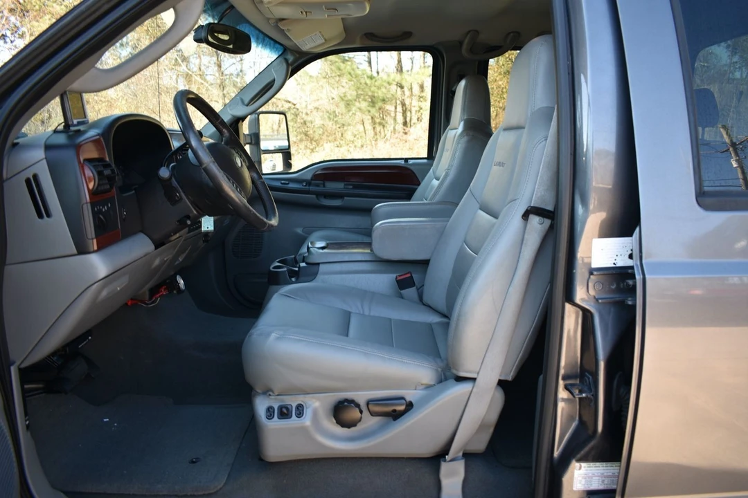 2005 Ford Super Duty 1st Gen - Image 11 of 21