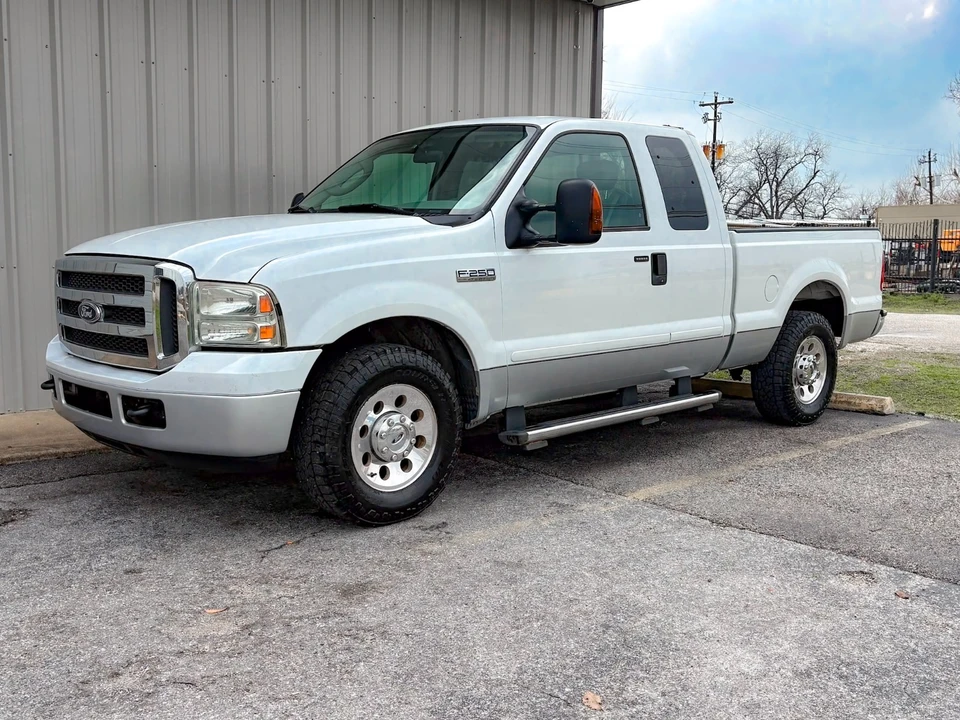 2005 Ford Super Duty 2nd Gen - Image 2 of 21