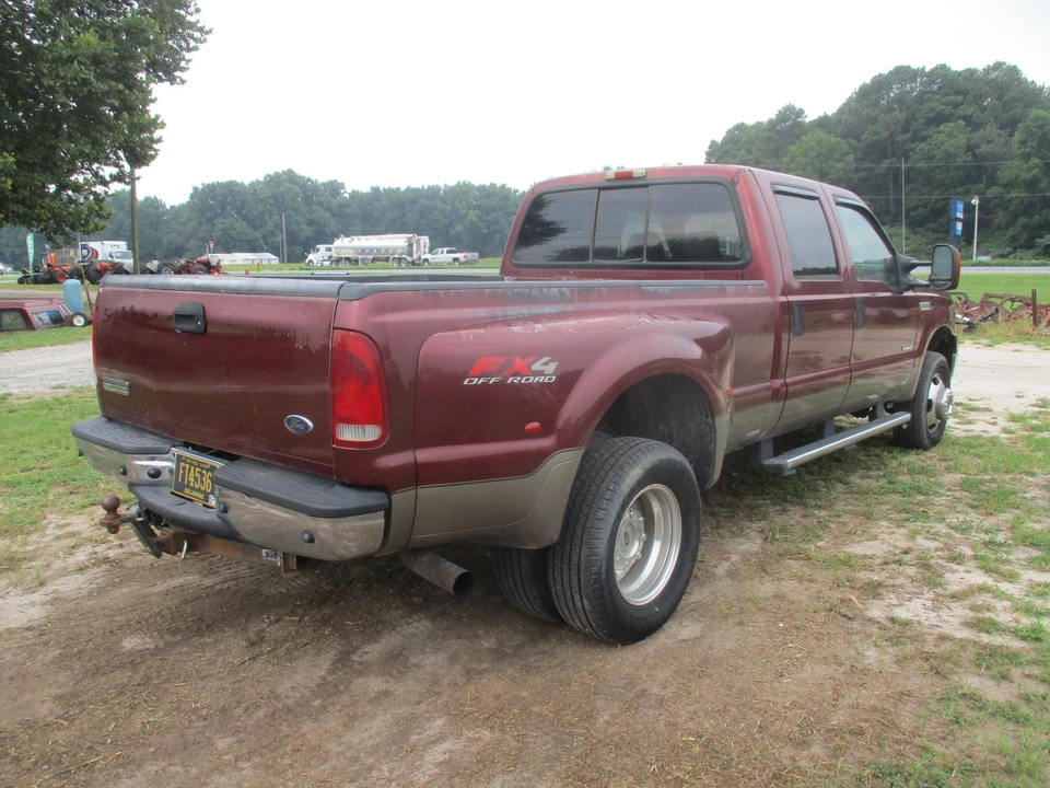 2005 Ford Super Duty 1st Gen - Image 2 of 12