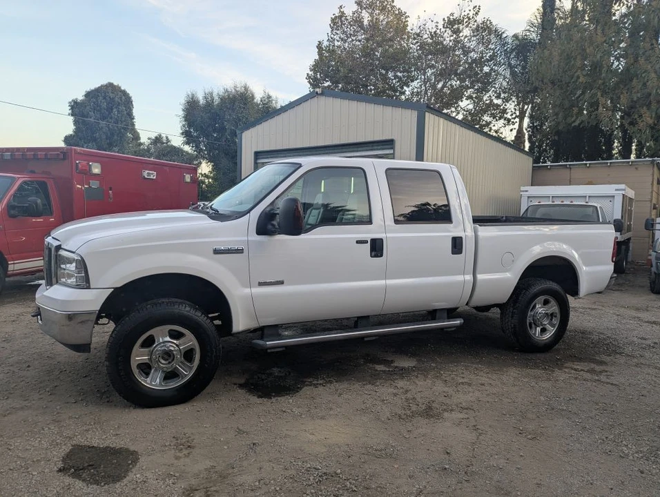 2005 Ford Super Duty 1st Gen - Image 2 of 18