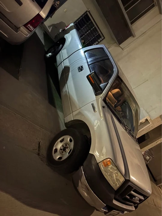 2005 Ford F-150 11th Gen - Image 2 of 3