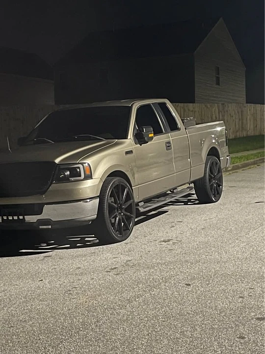 2005 Ford F-150 11th Gen - Image 2 of 10