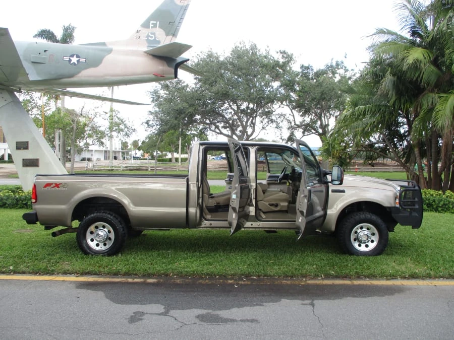 2005 Ford Super Duty 1st Gen - Image 2 of 5
