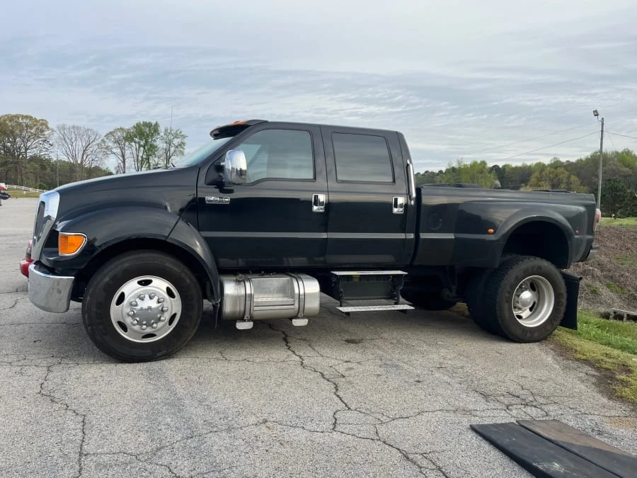 2005 Ford Super Duty 1st Gen - Image 2 of 10