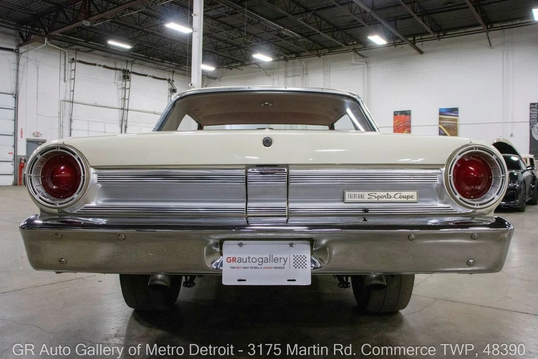 2005 Ford Fairlane - Image 6 of 31